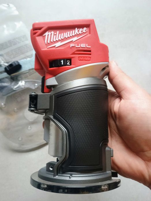 Milwaukee Frezarka górnowrzecionowa M18