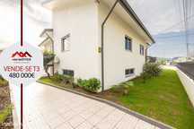Moradia T3 | Renovada | Térrea | 4 Frentes | Cave