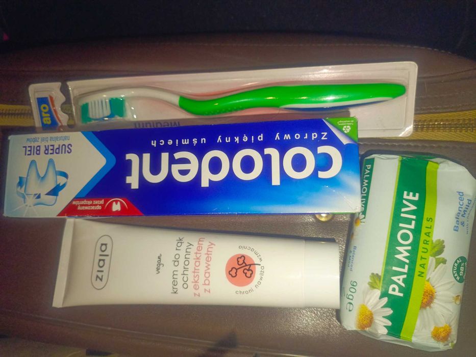 3x Środki czystości: pasta do zębów