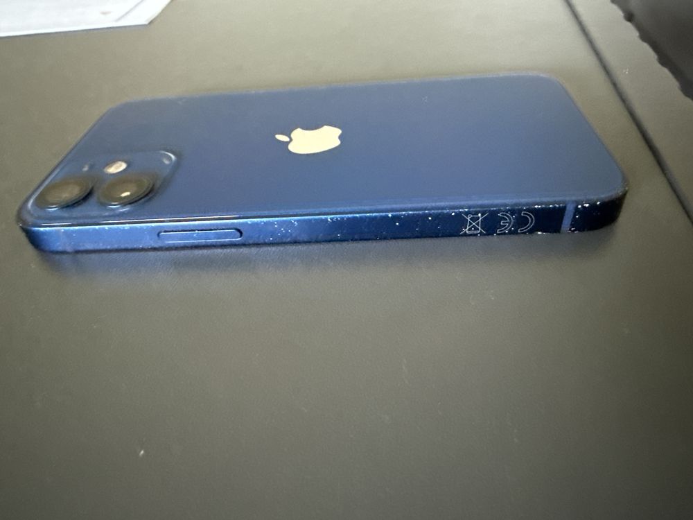 Iphone 12 mini.