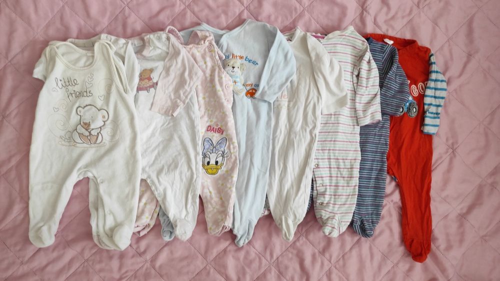 Zestaw pajaców, rozmiar 68