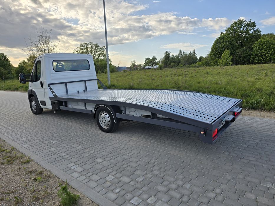 Nowa Zabudowa platforma najazd na Autolaweta 
Blach