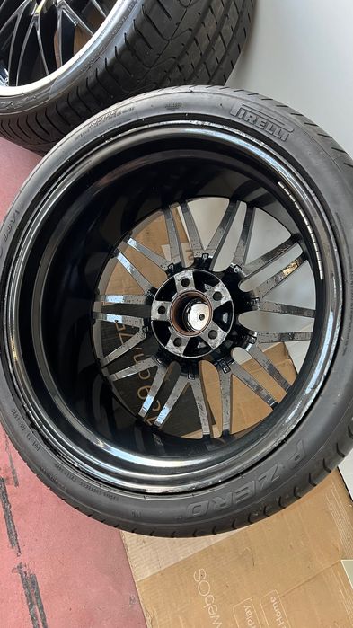 Jantes 19 com pneus P-ZERO