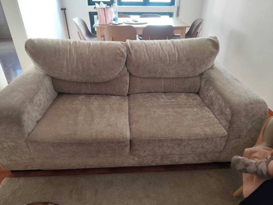 Vendo sofá bege usado