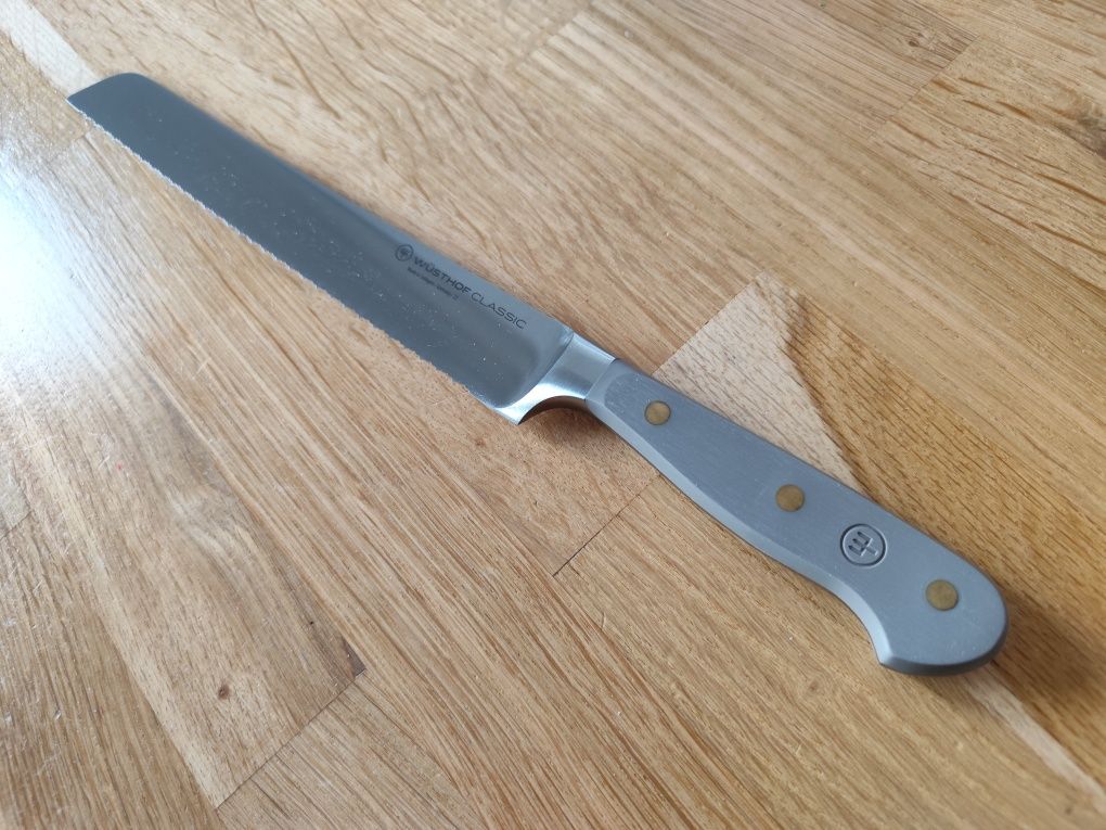 Niemiecki nóż WUSTHOF Classic do chleba 23cm limitowany kolor solingen