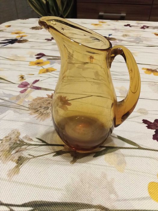 Prl miniatura dzbanek szkło miodowy wys 10cm