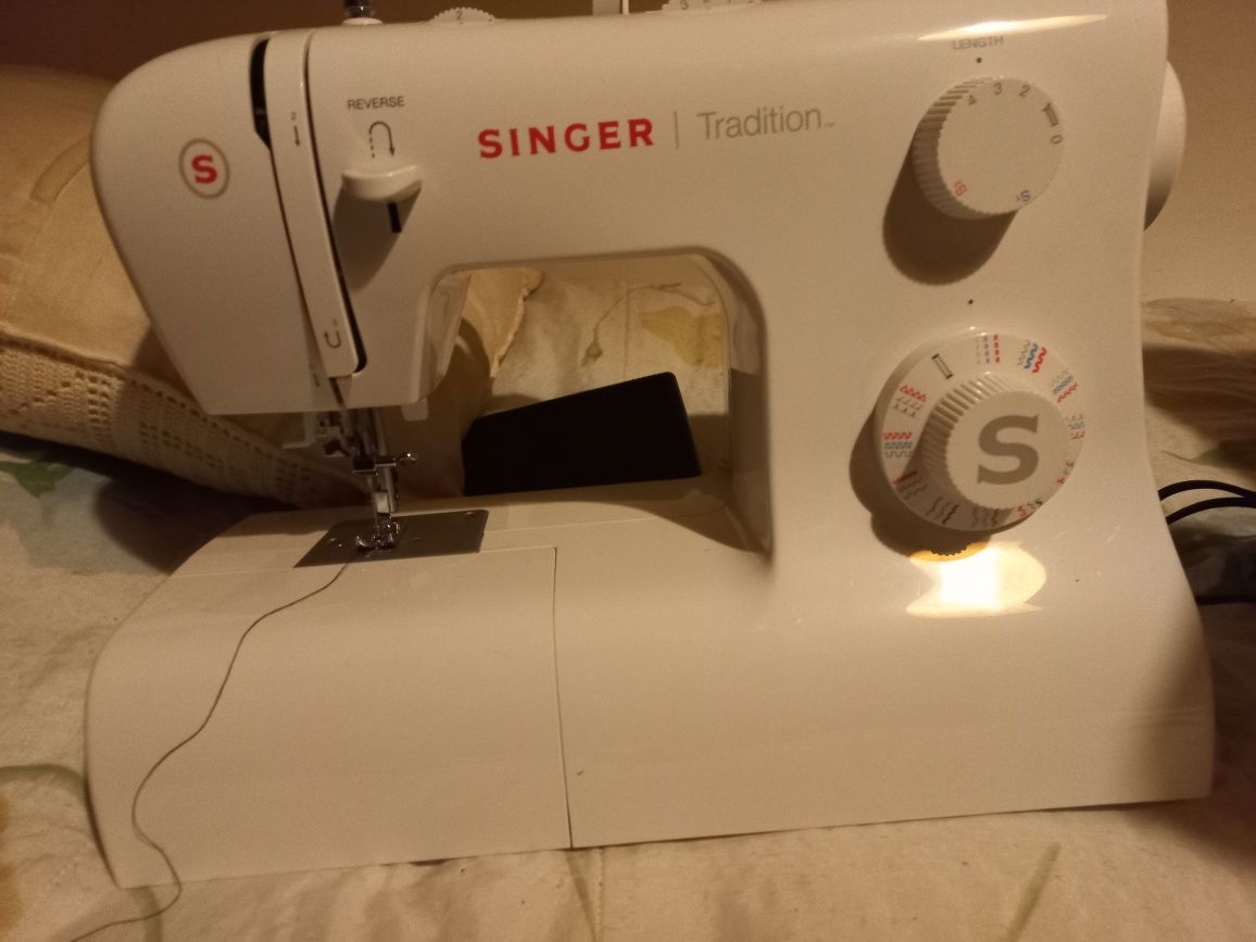 Maquina de costura singer