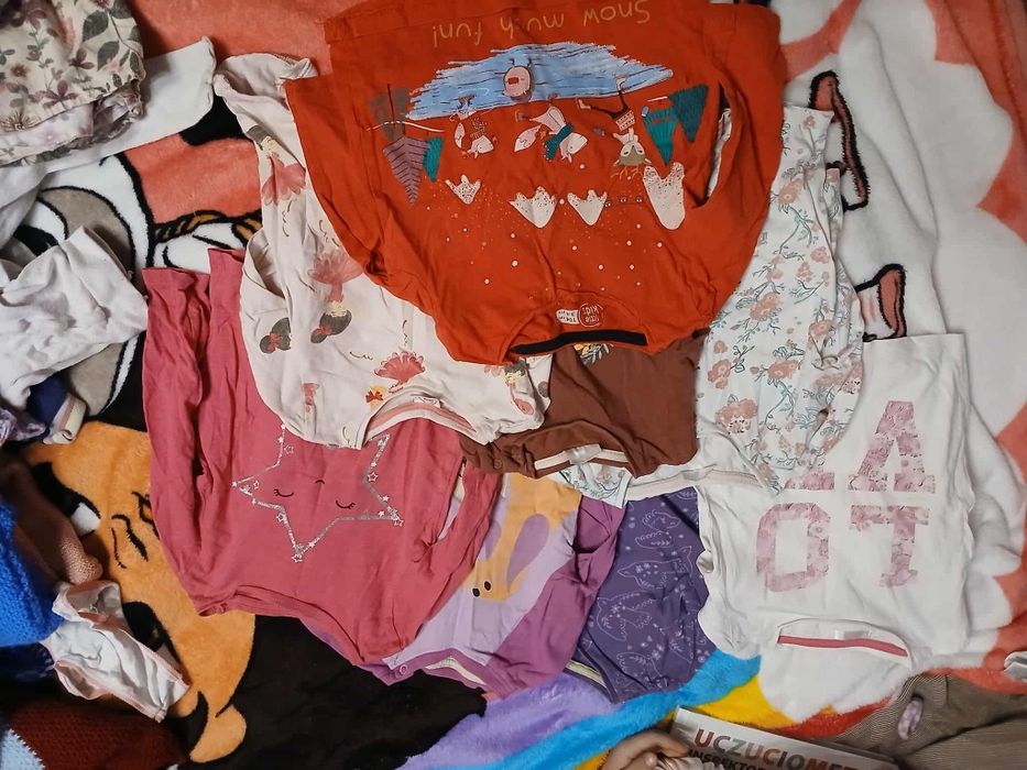Paka ubrań dla dziewczynki rozmiar 98