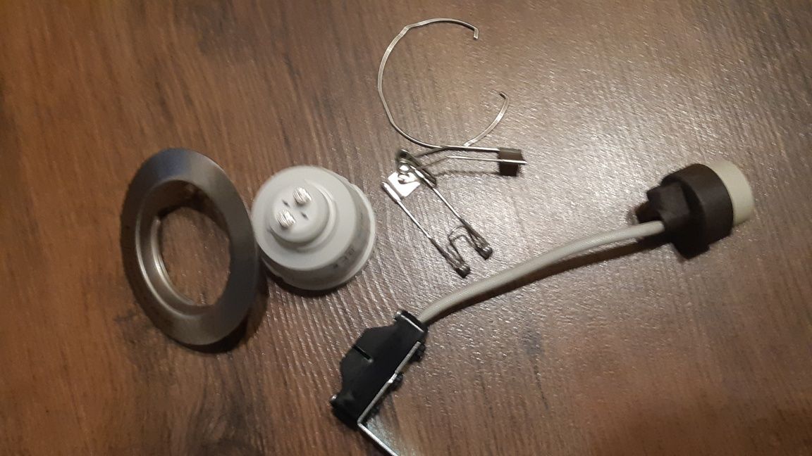 Oprawa z żarówka, lampa ,punkt świetlny