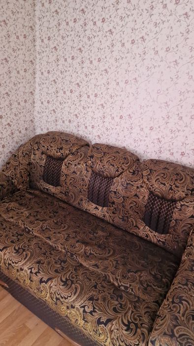 Диван, який розкладається для спального місця, стан нового
