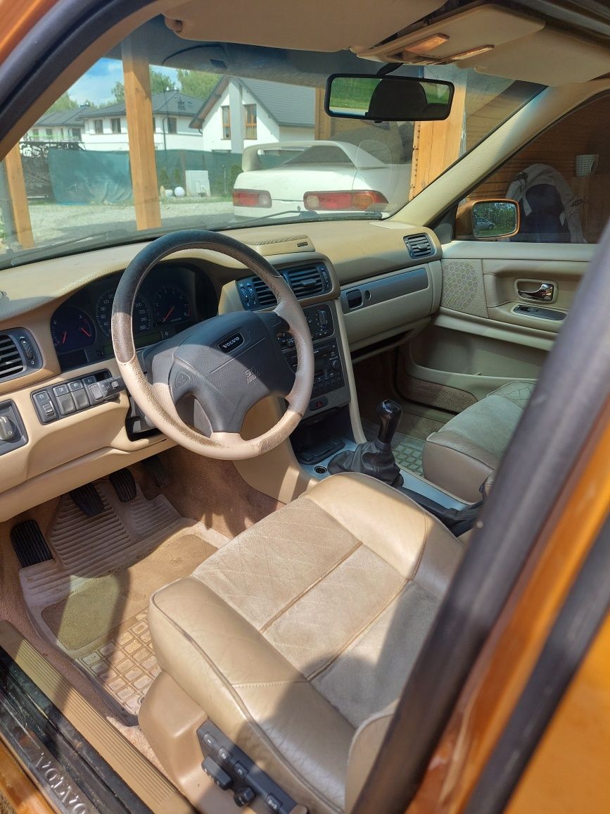Volvo v70r awd 2000