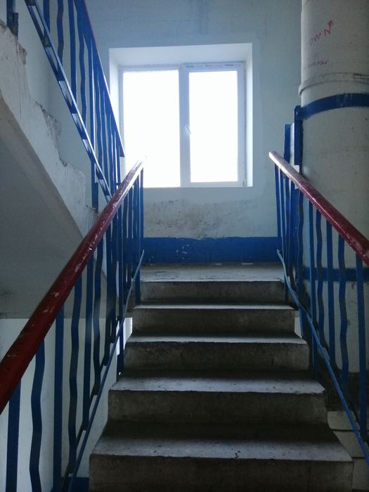 Продам 2 комнатную квартиру в Новомосковсковском районе. Мелиоративное