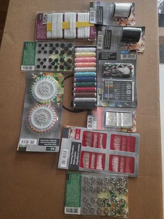 Praktyczny zestaw krawiecki, bardzo dużo elementów może na prezent?