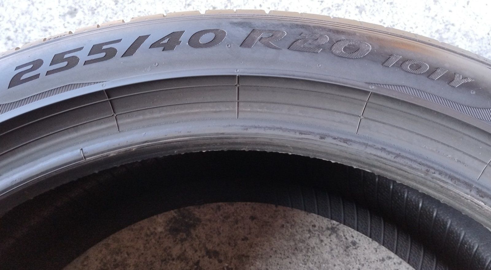 Шини літні R20 255/40 Pirelli PZero