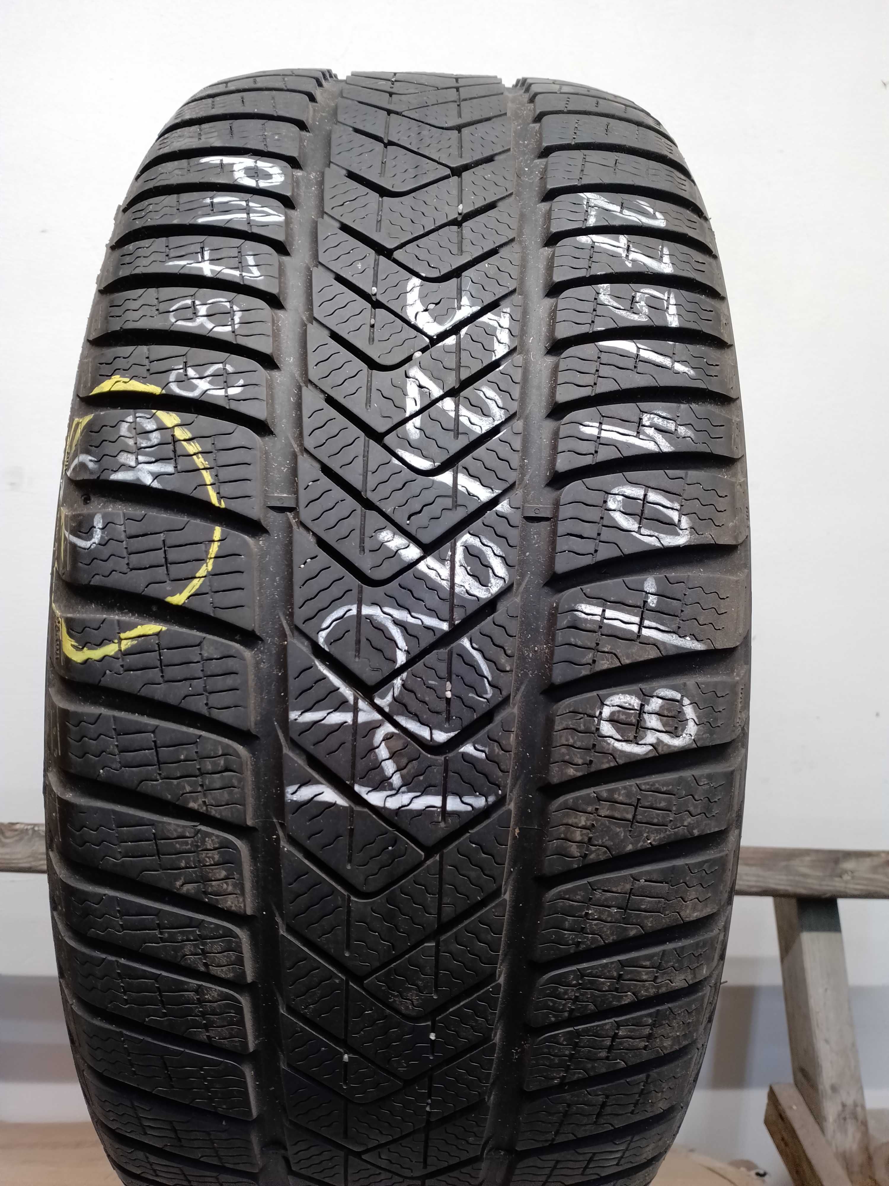 275/40 18 Pirelli Sottozero3 5219 Obrzycko P1788