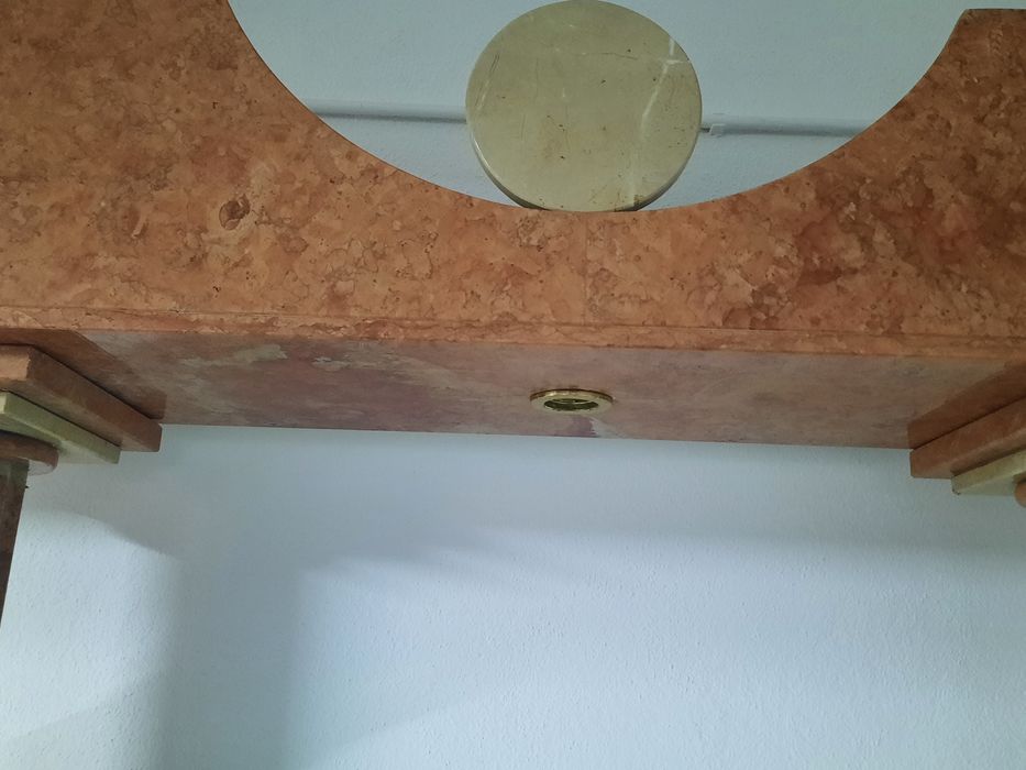 Estante em pedra lios avermelhada