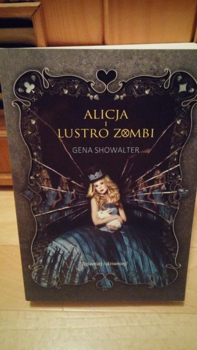 Alicja i lustro zombi