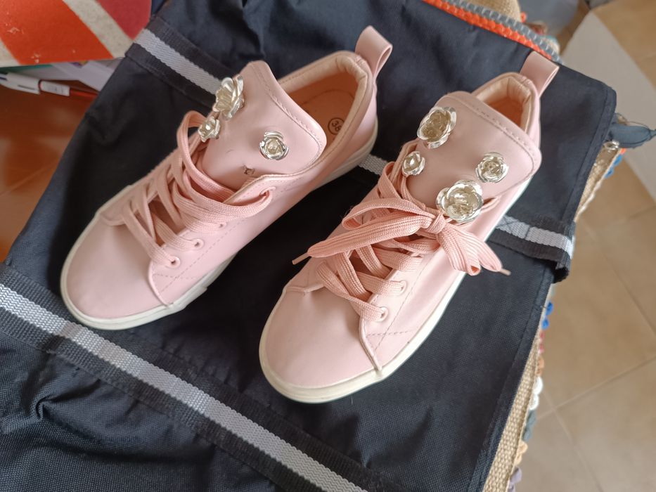 Sapatilhas,rosa com aplicações