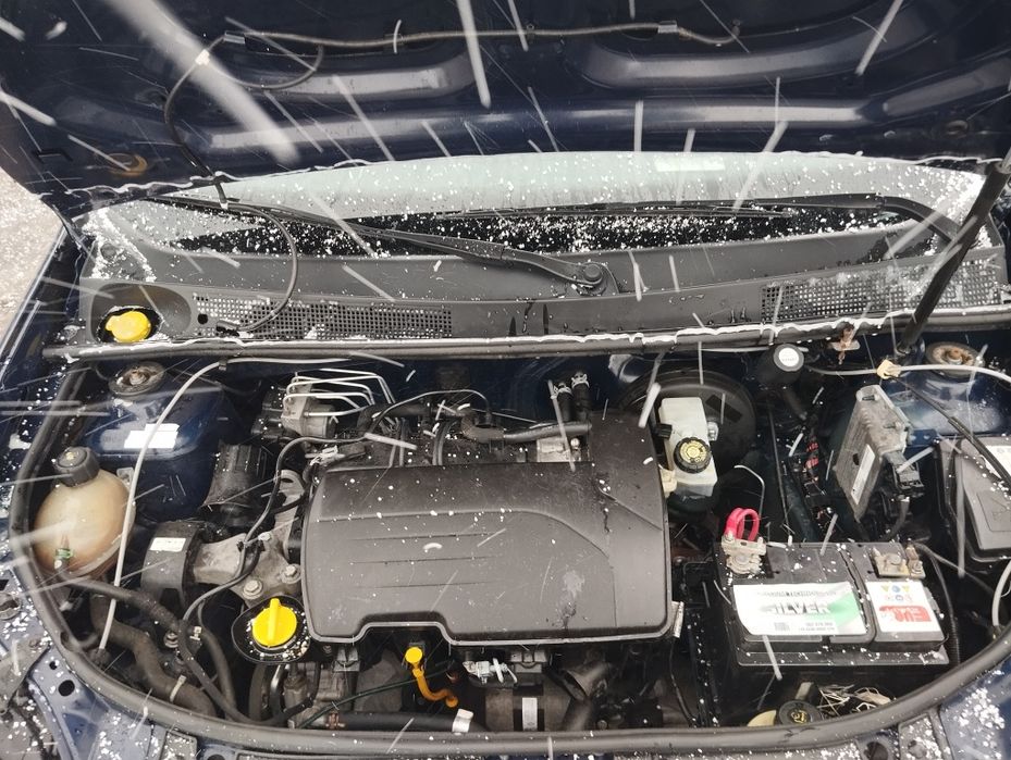 Dacia sandero 2013 року 1.2 бензин