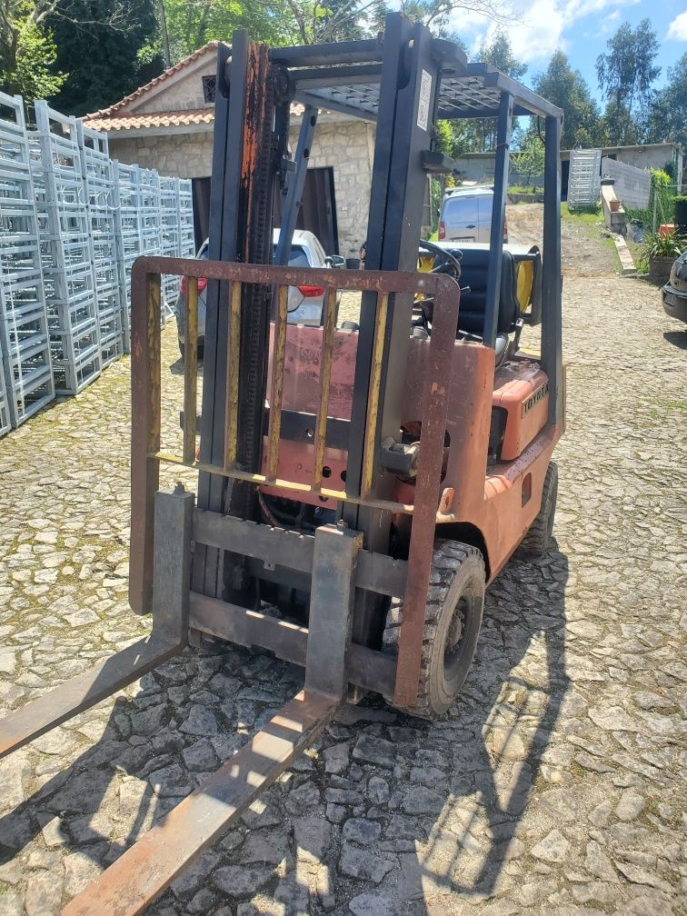 Empilhador TOYOTA