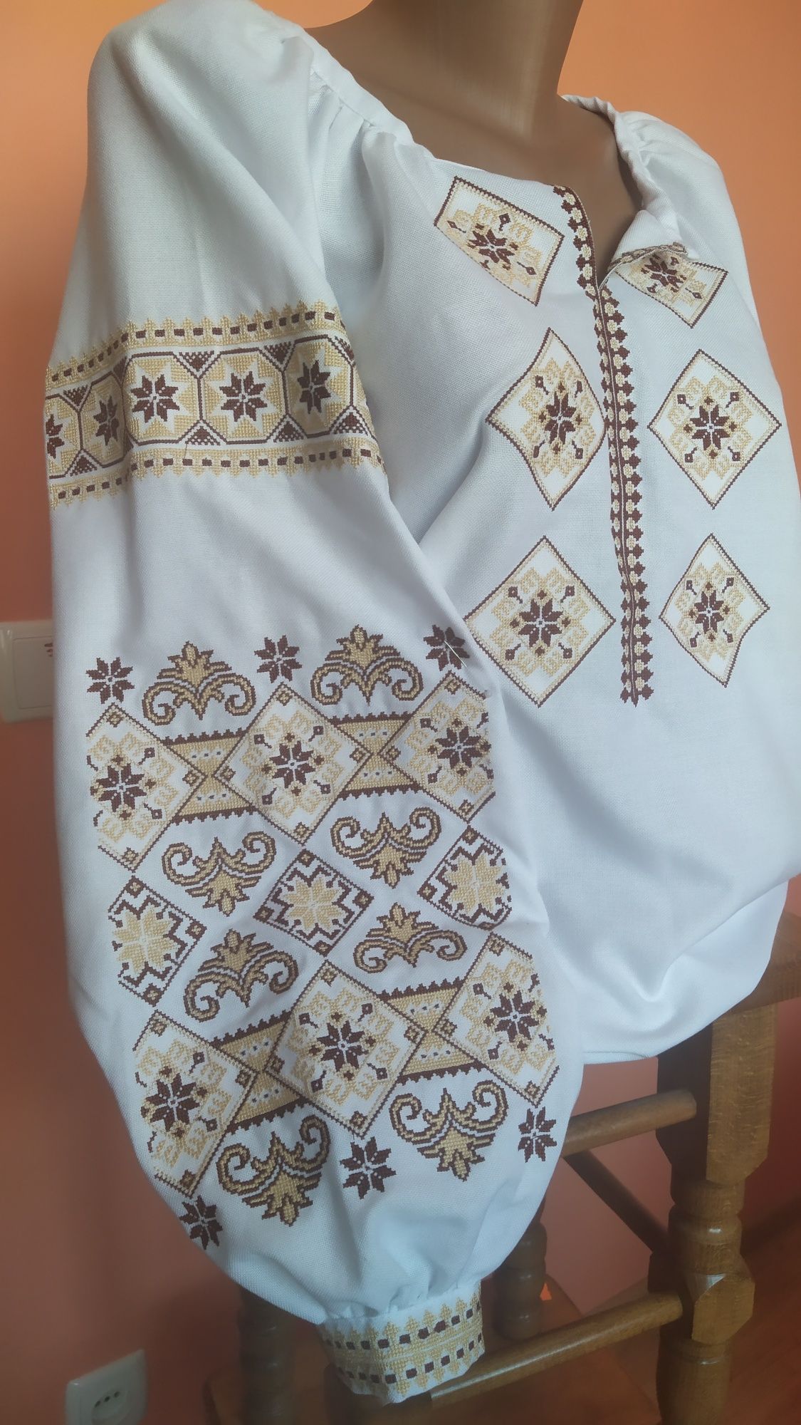 Вишиванки жіночі
