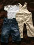 Zestaw ogrodniczki, jeansy i body r. 80