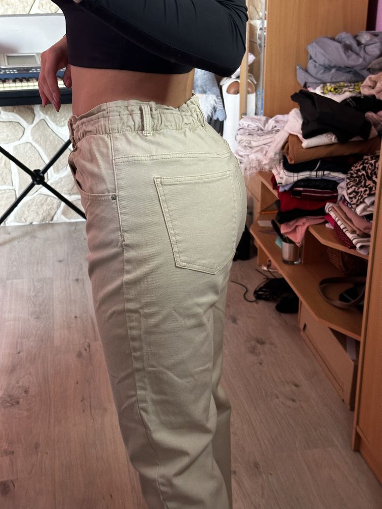 Beżowe spodnie joggery damskie House 38 M