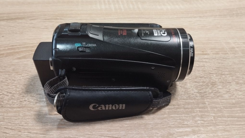 Відеокамера Canon Legria HF M46 з пультом ДУ