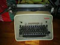 Máquina de escrever Vintage Messa