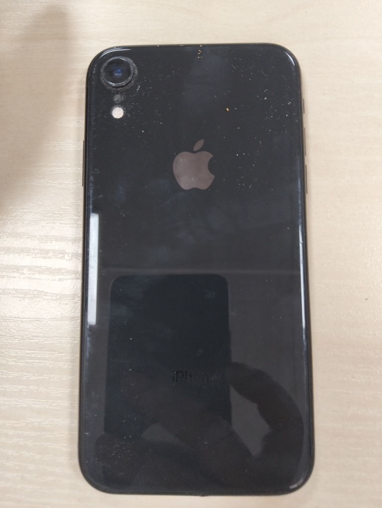 Iphone xr , 64 gb r-sim