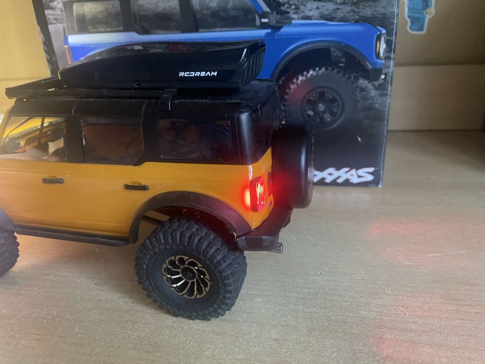 Traxxas bronco trx4m po modyfikacjach + czesci i  2 pakiety!