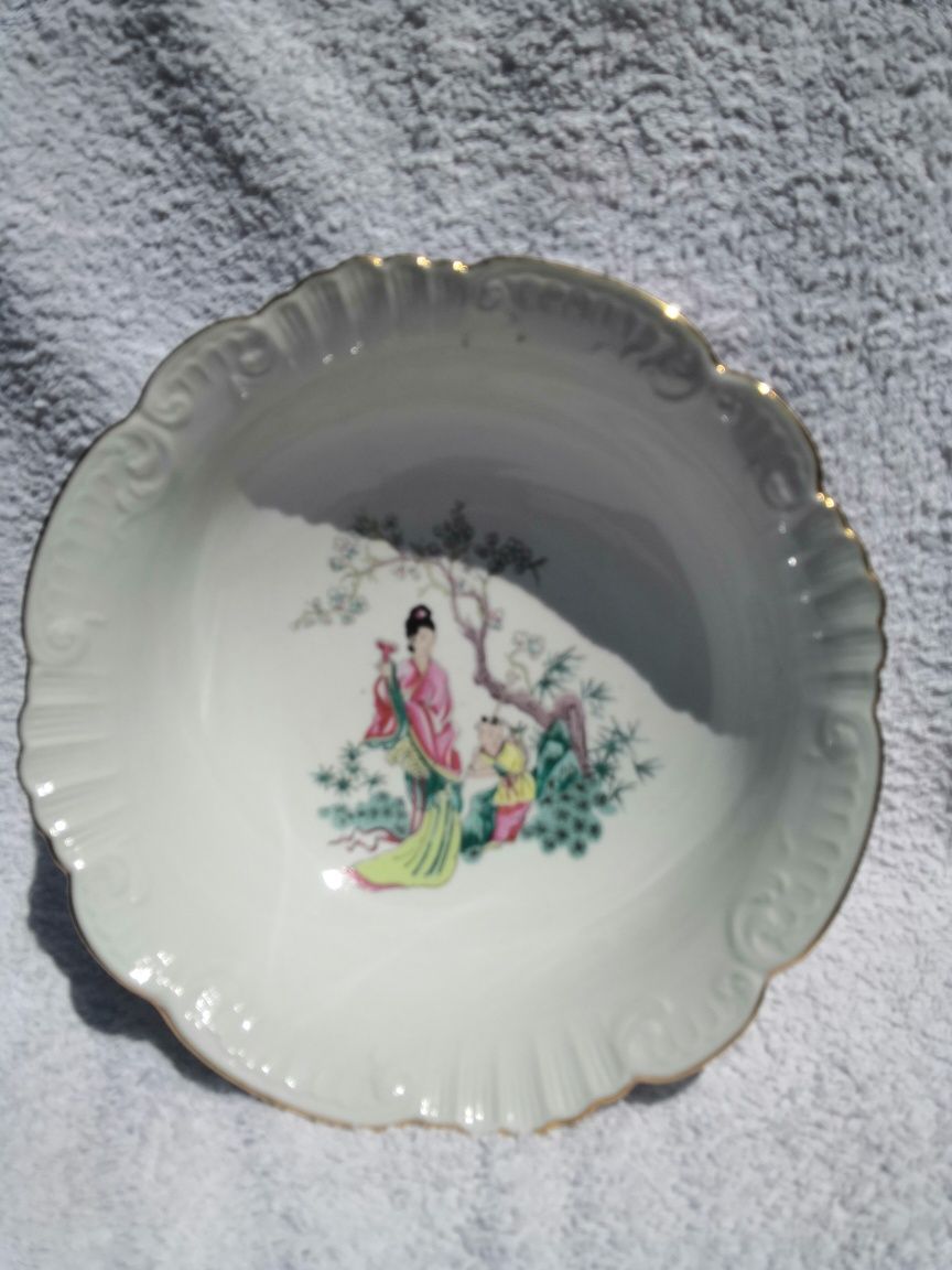 Serviço de jantar em porcelana da Vista Alegre composto por 72 peças