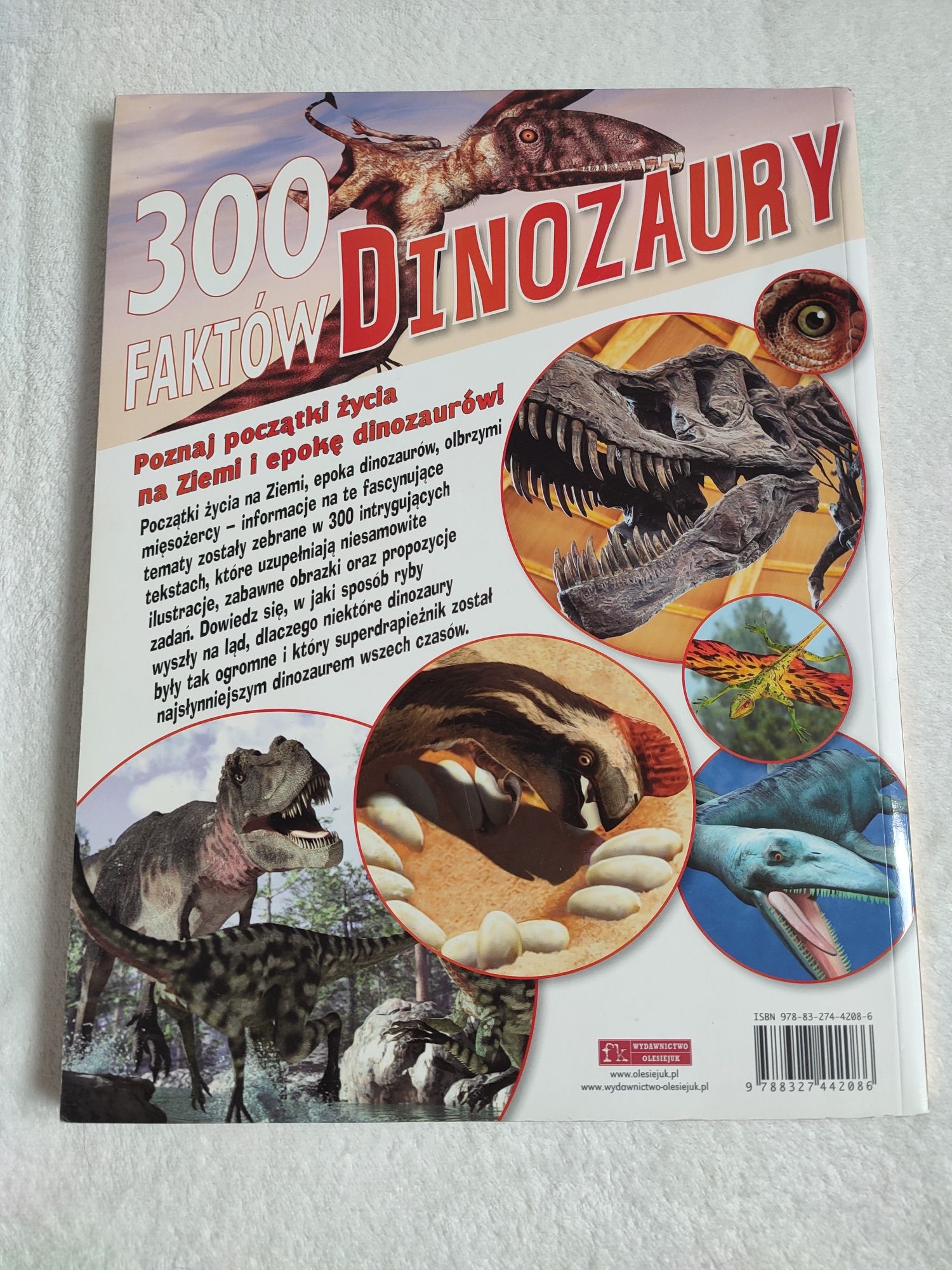Książka "300 faktów: dinozaury"