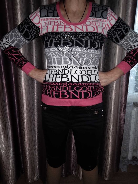 Набор бриджи(шорты) черные стрейч р.30(46-48)+блуза(свитер) демисезон