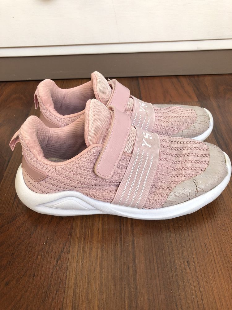 Lekkie przewiewne adidasy rozmiar 34