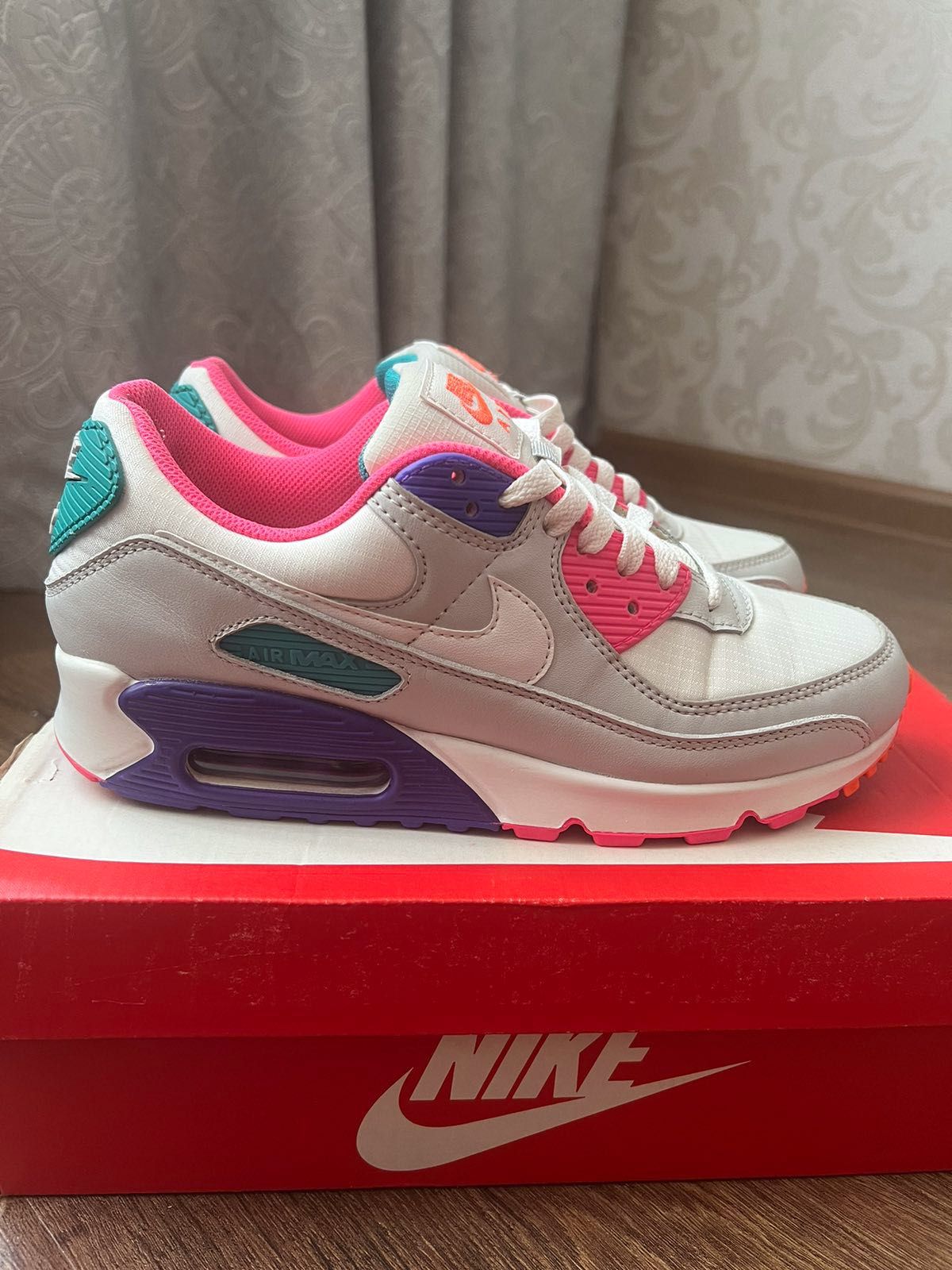 Продам оригінальні  жіночі кросівки Nike Air Max 90 - 40  розмір