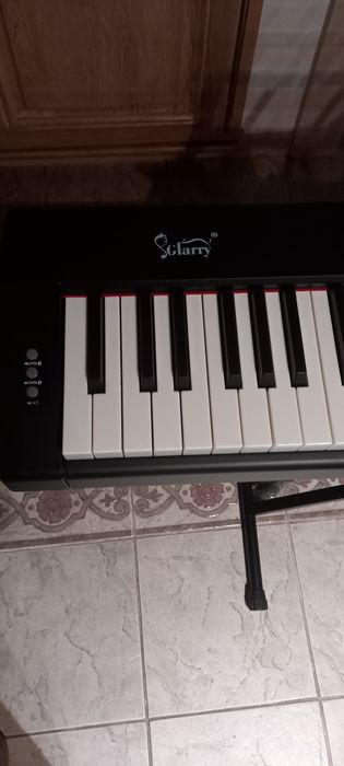 Piano electrico novo