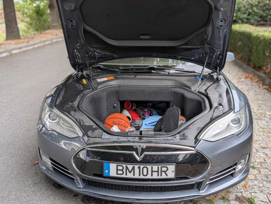 Tesla Model S 85