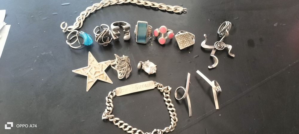 Várias pratas de lei