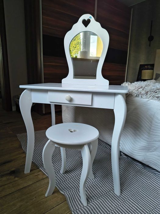 Toaletka drewniana dla dziewczynki