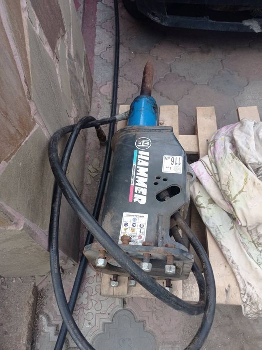 Гидромолот молот на Bobcat Hammer