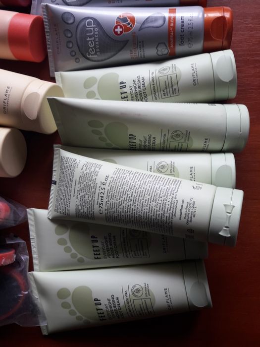 Крем для ніг ног скраб , маска рук  спрей  ног