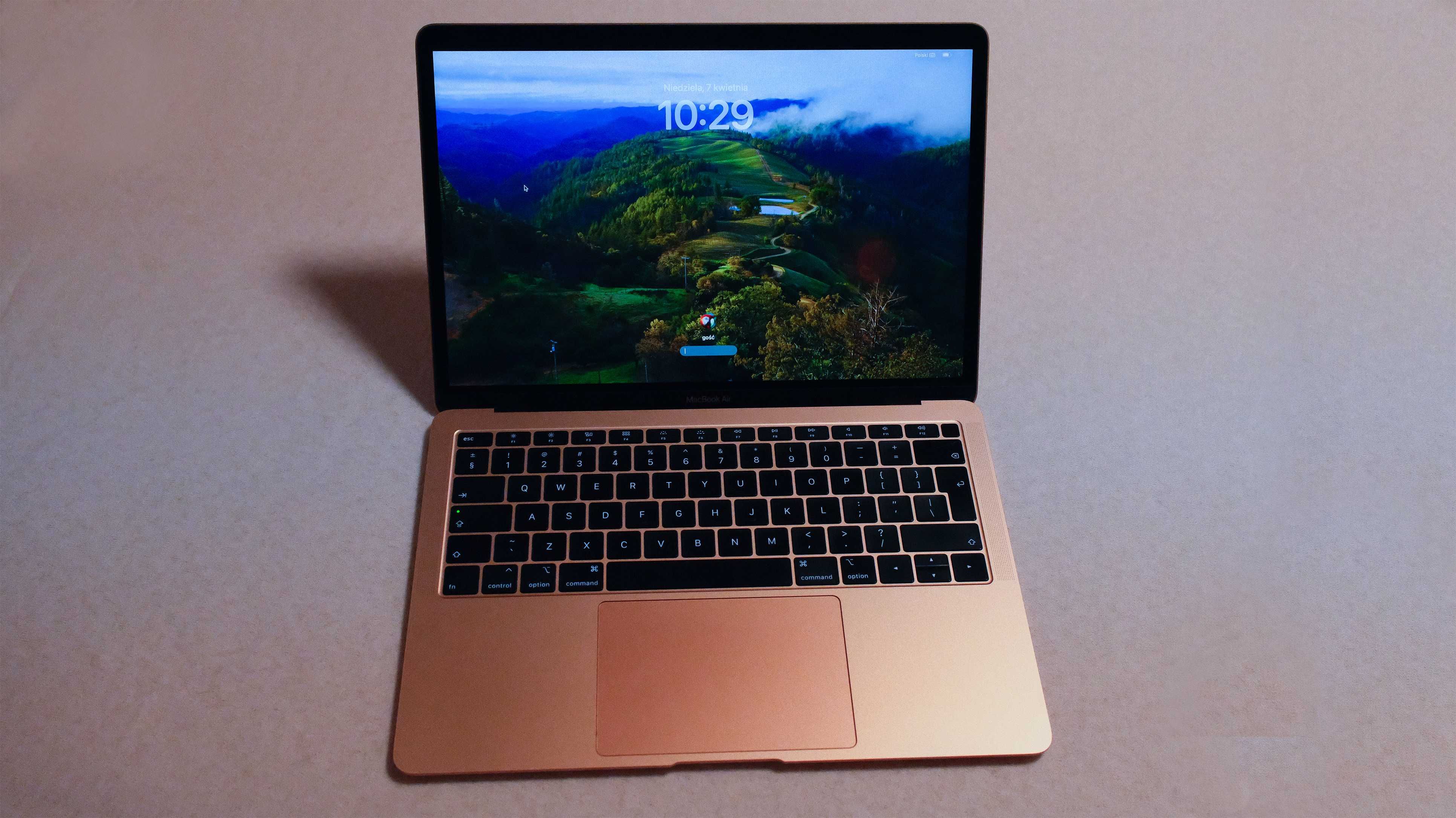 Apple MacBook Air i5/8GB/128/Mac OS Gold