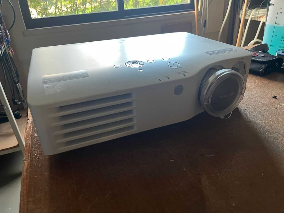 Projetores Panasonic PT-AX100 - 2 UNIDADES