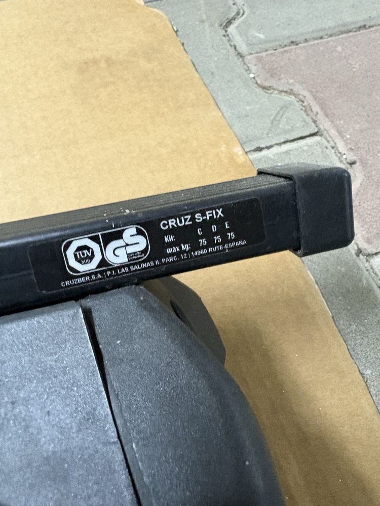 Bagażnik dachowy Uniwersalny Cruz S-Fix