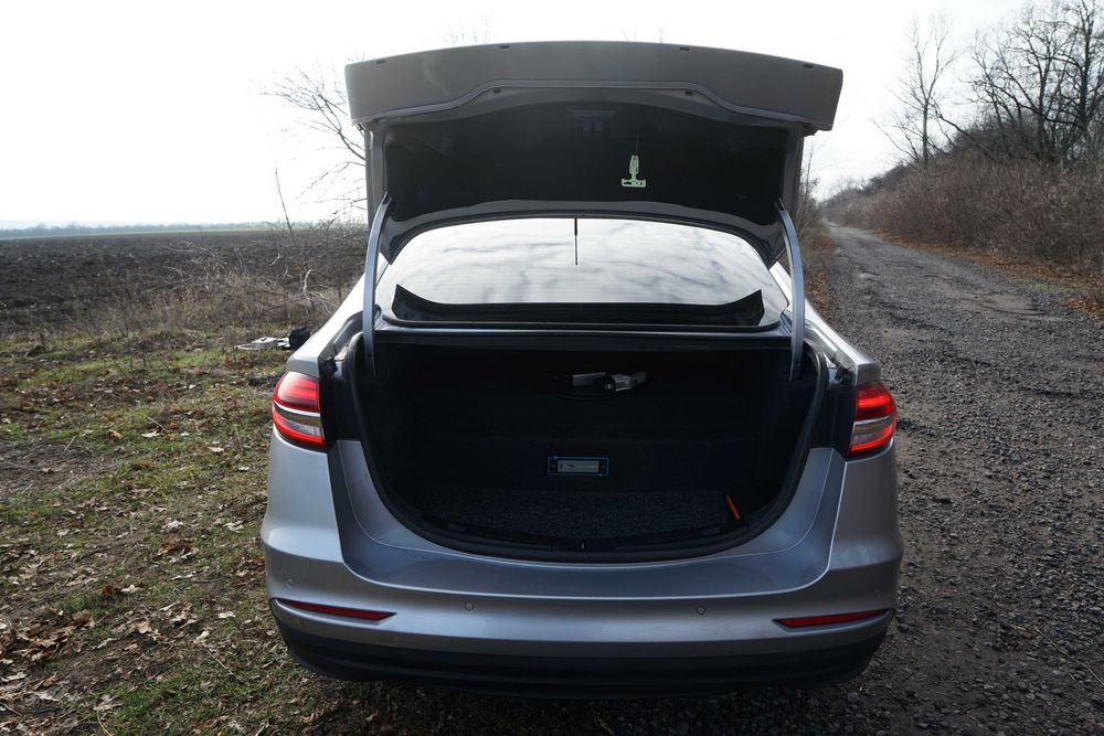 Ford Fusion Titanium 2020 plug-in hybrid