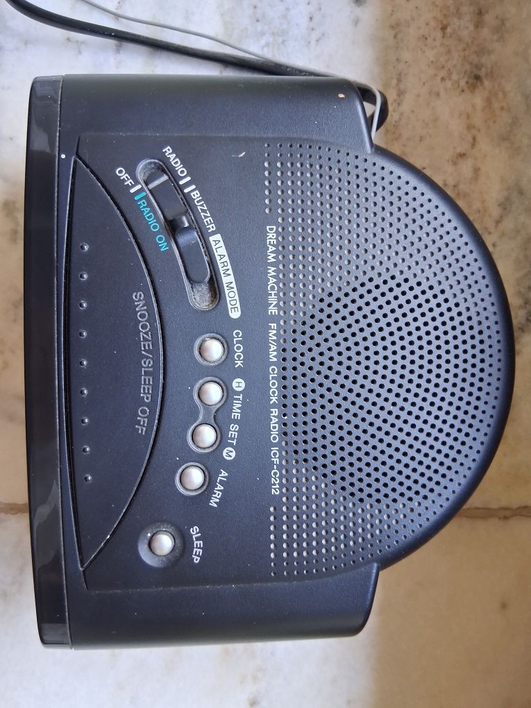 Radiobudzik SONY ICF-C212
