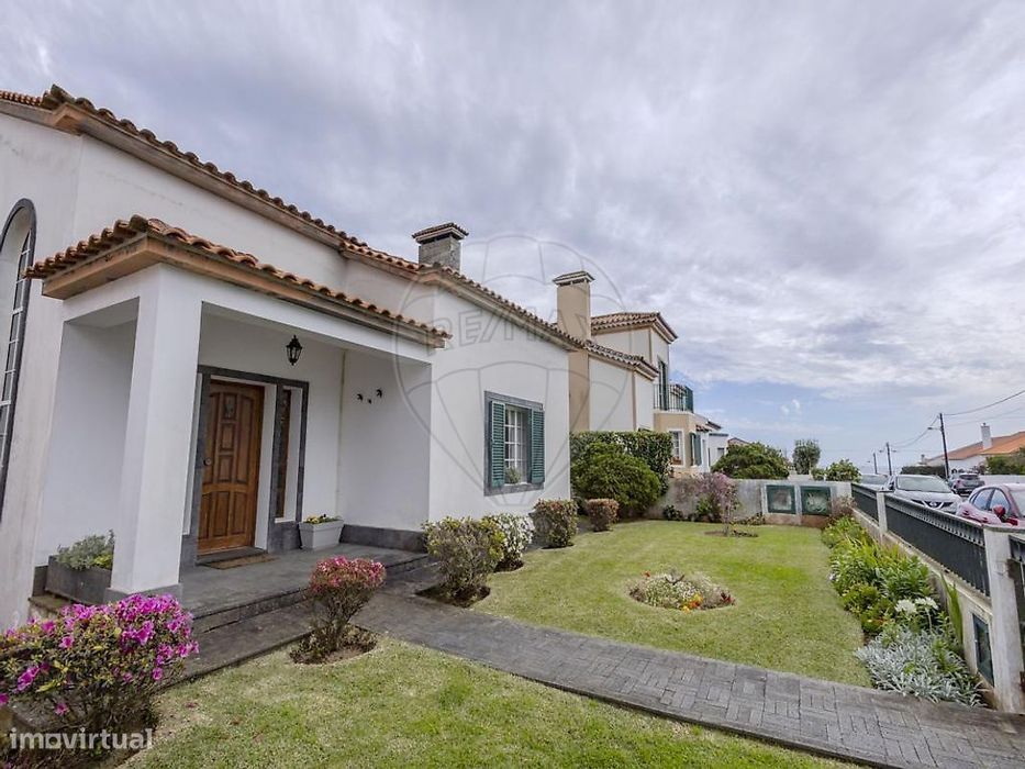 Moradia T4 para venda