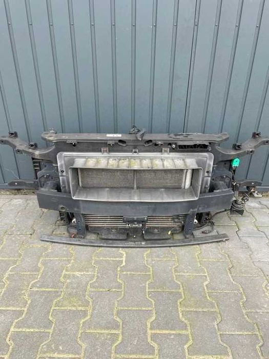 Hyundai Kona I передня панель,телевізор