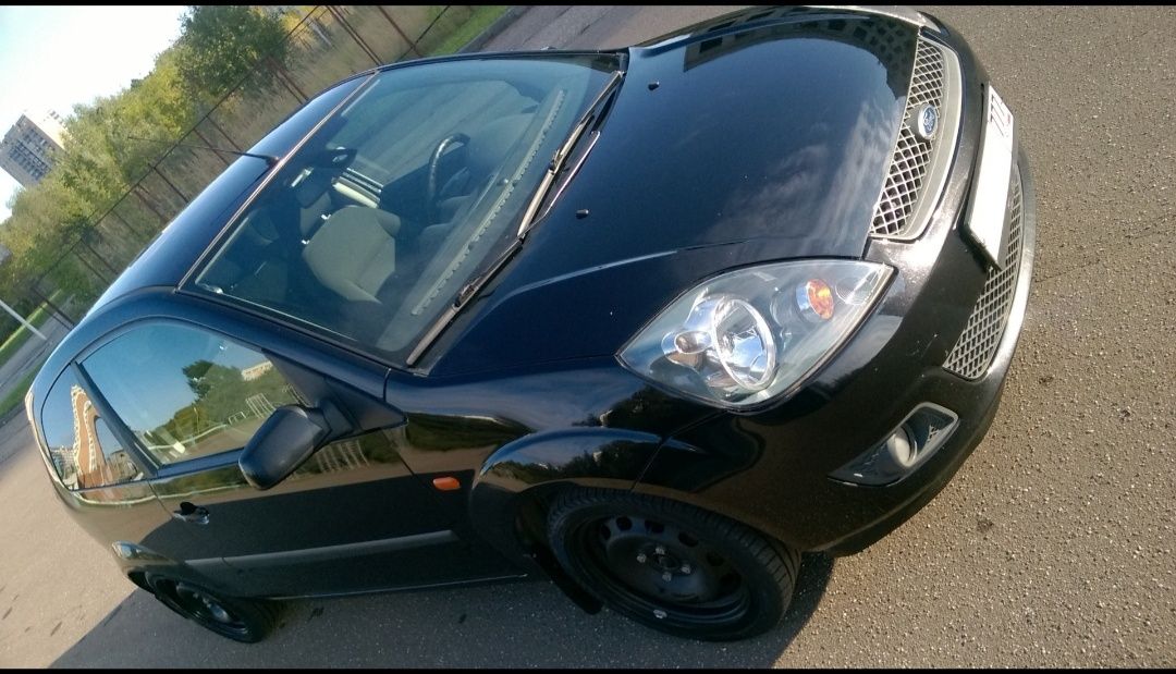 Розбираю ford fiesta mk 6 2008 года